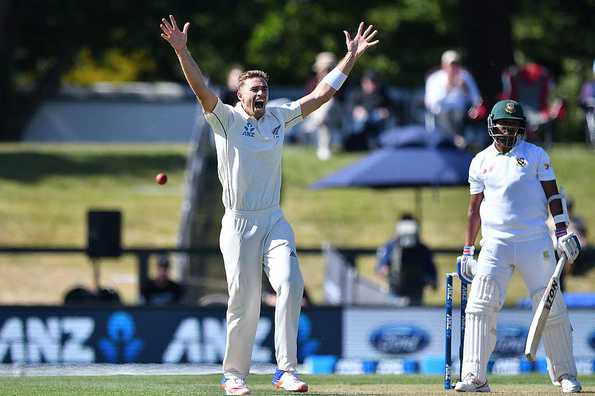 Tim Southee picked up his sixth five-fer to dent Bangladesh after their third-wicket century-plus stand on the opening day of the second Test.