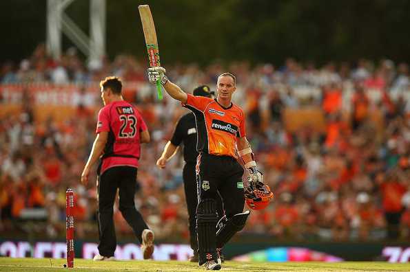 Klinger was aided by Bell, who punished the dispirited Sixers bowling as the Scorchers chased the total down with absolute ease.