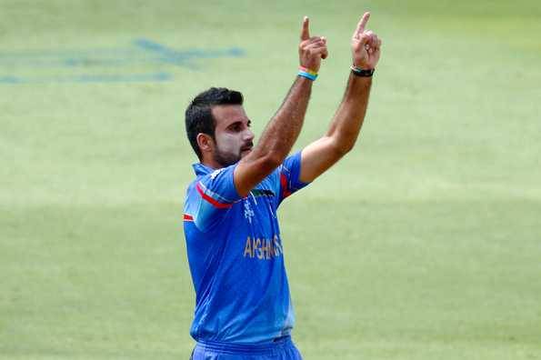 Dawlat Zadran was warned for throwing the ball at the Ireland batsman even when the latter wasn't going for a run