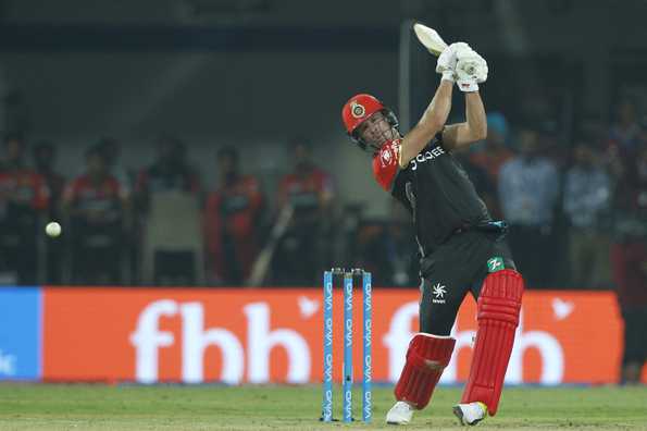 AB de Villiers blitzed nine sixes in his unbeaten innings of 89.