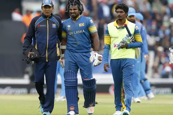 Kusal Perera retired hurt with a hamstring injury before playing a crucial part in Sri Lanka's successful chase of 322