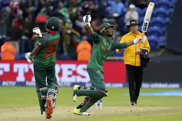 Mahmudullah remained unbeaten on 102 as Bangladesh sealed a stunning win.