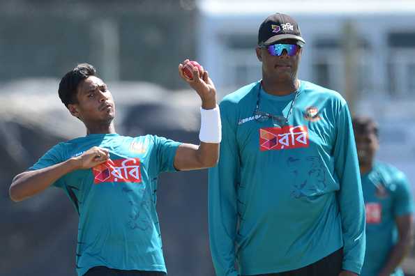 Courtney Walsh is pleased with Mustafizur's return to form in Chittagong. 