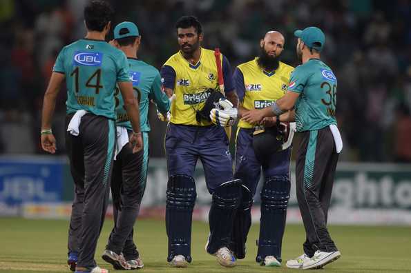 Perera and Amla scored 69 for the fourth wicket to seal a seven-wicket win.