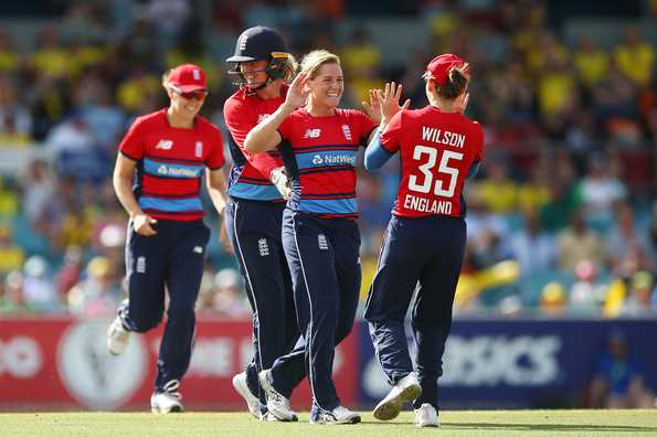 England levelled T20I series with a comprehensive 40-run victory in Canberra.