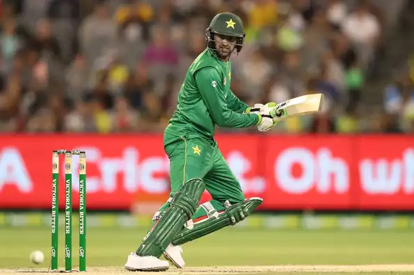 Shoaib Malik stroked his 45th T20 half-century