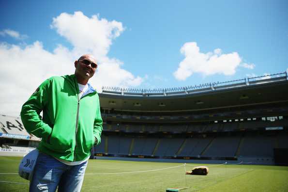 In March, the 53-year old Martin Crowe lost his battle with cancer