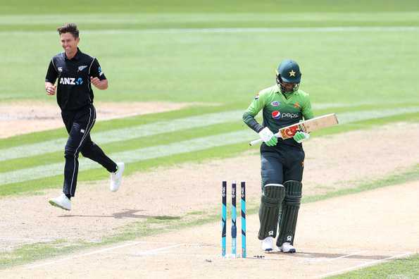 Boult took a fifer to propel the hosts to a massive 183-run win.