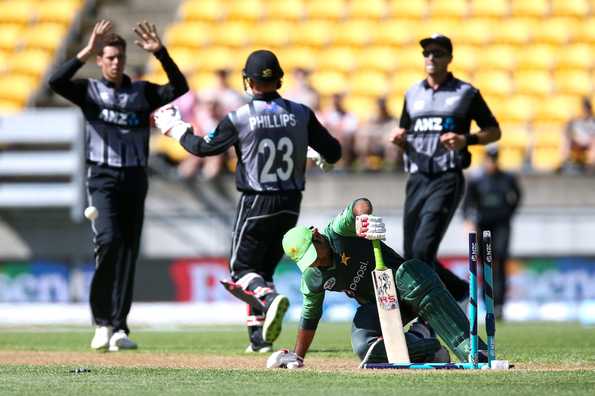 Pakistan's batting faltered yet again