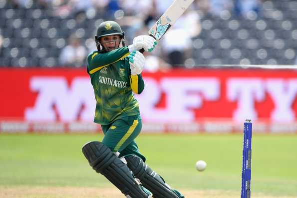 Mignon du Preez combined with Laura Wolvaardt to help South Africa sneak through in a thrilling final one-dayer.