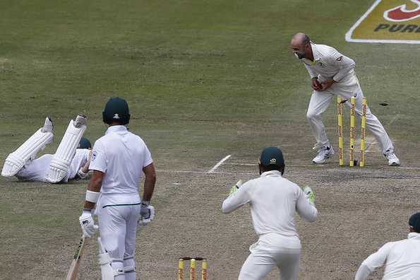 After dislodging the bails, Nathan Lyon dropped the ball which grazed the chest of AB de Villiers