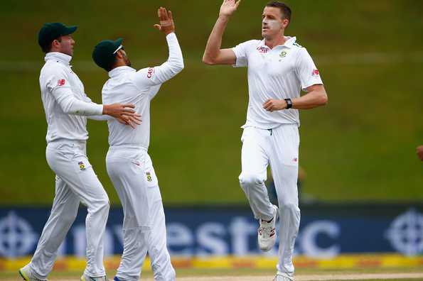 Morne Morkel snared the wickets of Alex Ross and Harry Nielsen