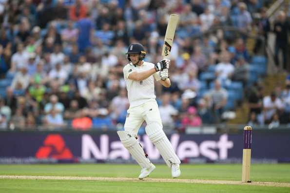 Buttler smashed an unbeaten 80 as England finished with a lead of 189.