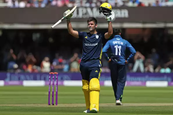 Rossouw starred in the finale as he notched up his third ton of the season.