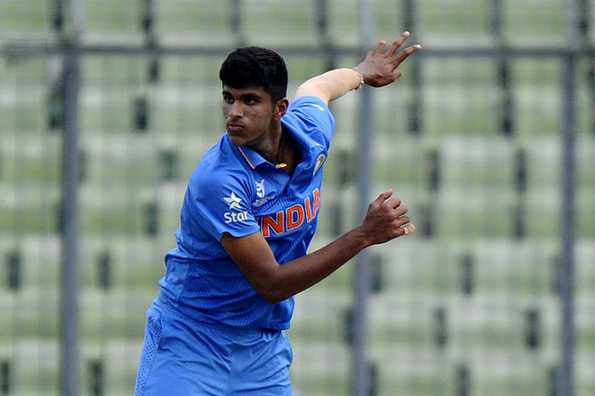 Sundar struck thrice in the sixth over to reduce Dindigul to 40 for 3 in a chase of 188.