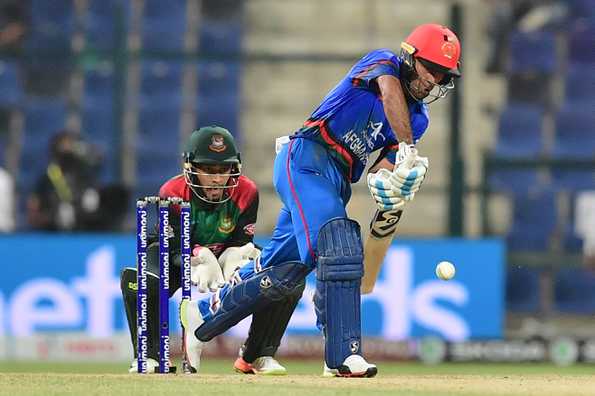 Shahidi dropped anchor again with a fine 71 before succumbing to a slower ball off Mashrafe