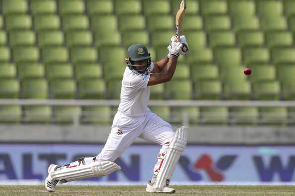 Mahumudullah and Liton Das's unbeaten 86-run stand for the seventh wicket helped build on Shakib Al Hasan's quick start to the day