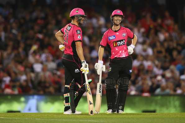 Smart batting from Moises Henriques and Jordan Silk helped Sixers pull off a tough chase