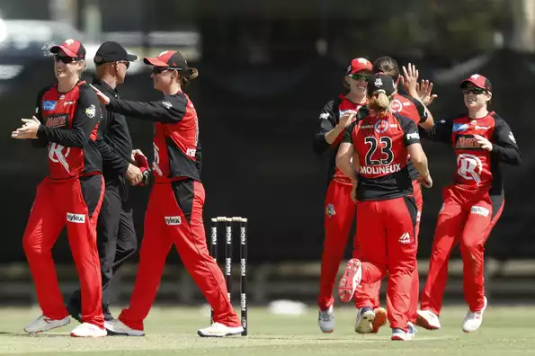 Melbourne Renegades clinched a three-run win over Hobart Hurricanes