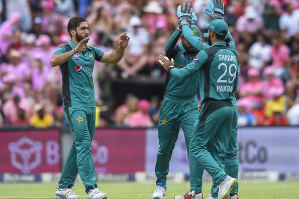 Pakistan bowlers bundled out South Africa for 164