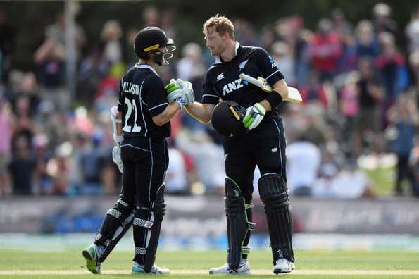 Martin Guptill registered his second successive hundred and put on 143 for the second wicket with Kane Williamson