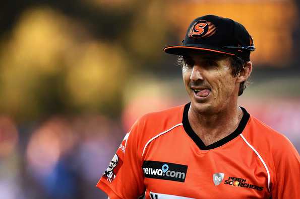 Brad Hogg is the most economical bowler among the top 35 wicket-takers in BBL history