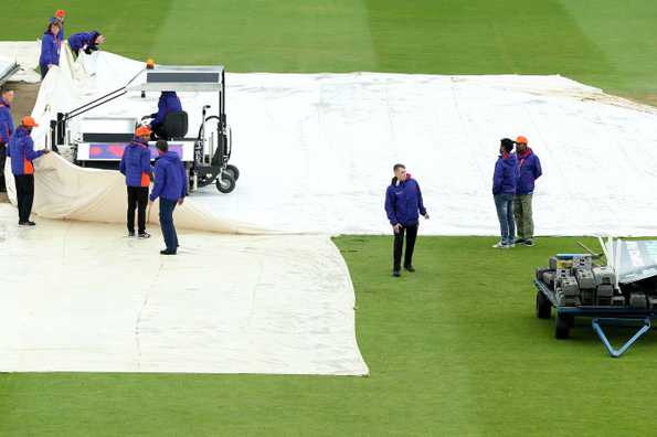 Umpires waited for five hours before calling off play