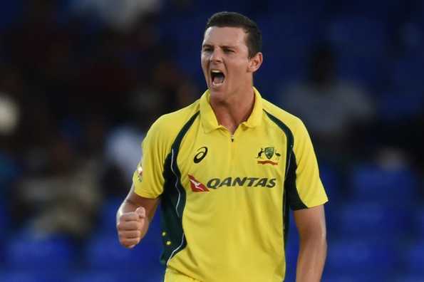 Josh Hazlewood picked up crucial wickets