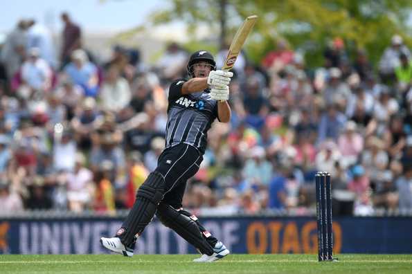 Colin de Grandhomme's quickfire fifty set the base for New Zealand's innings