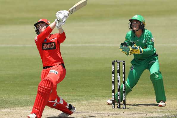 Jess Duffin's unbeaten 76 helped the Renegades overcome the Stars in the Melbourne derby.