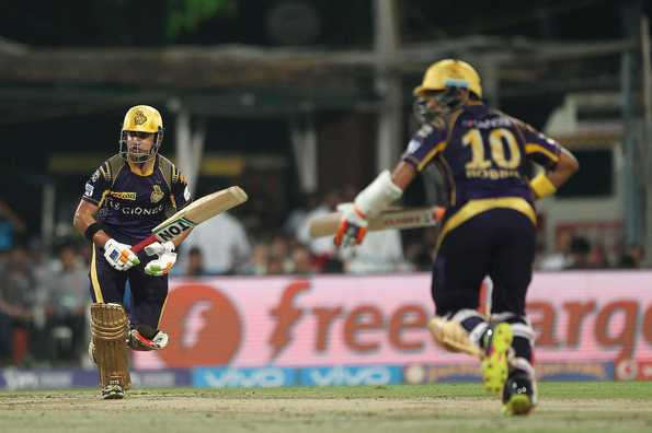 Gautam Gambhir and Robin Uthappa added 101 for the first wicket.