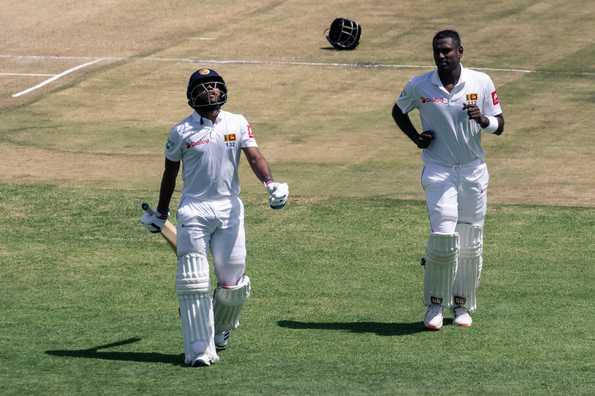 Zimbabwe hold the edge at Tea after snaffling the obstinate Kusal Mendis 