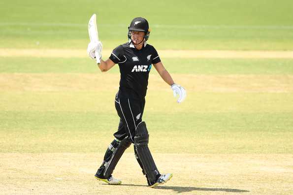 New Zealand captain Sophie Devine smashed 54* off 32 to polish off the chase