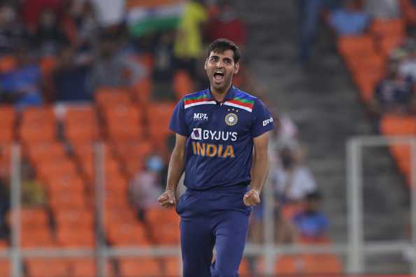 Bhuvneshwar struck early for India in the second T20I.