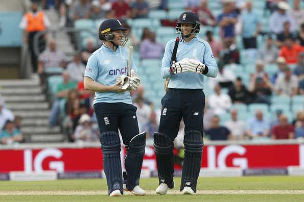 Eoin Morgan and Joe Root hit unbeaten half-centuries in the run chase.