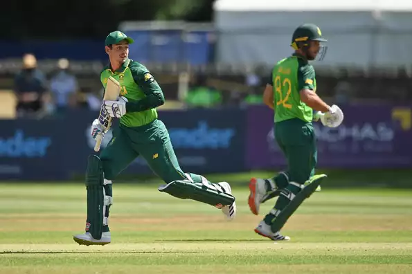 De Kock (120) and Malan (177) scored 225 for the opening wicket.