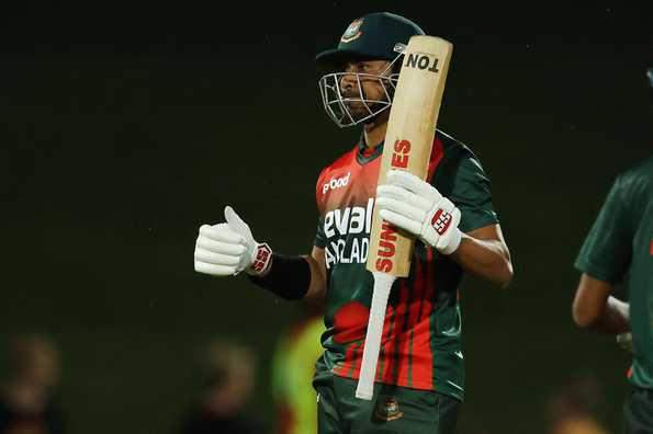 Soumya Sarkar hit 68 in the chase.