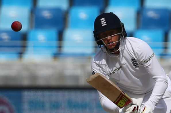 England were bowled out for 190 in their second innings, with none of their batsmen able to notch a half-century.