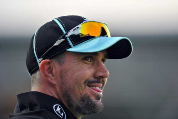 Kevin Pietersen's South African Twenty20 foray ends in failure when his Dolphins franchise team were beaten by the home side, the Titans, in the final of South Africa's franchise competition