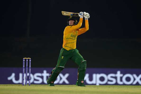 Rassie van der Dussen struck consecutive fours on the final two deliveries to take SA over the line against Pakistan.