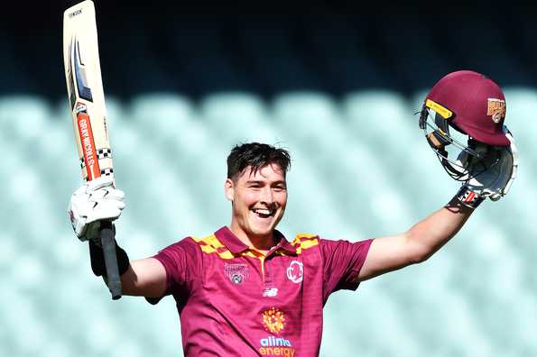 Renshaw hit 15 fours and 5 sixes.