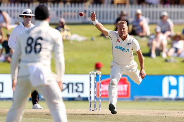 New Zealand picked just two wickets as Bangladesh finished Day 2 on 175/2