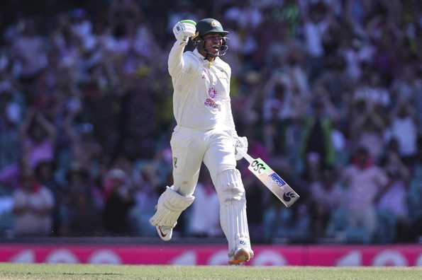 Khawaja hit his second ton of the Test.