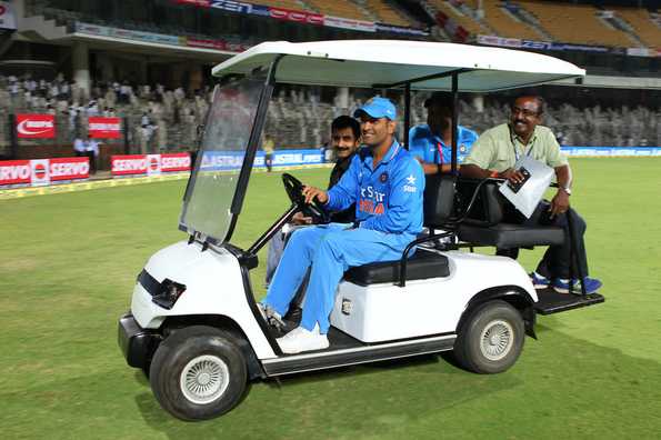 Can Dhoni steer India to a series win at the Wankhede?