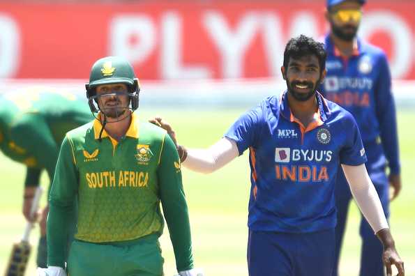 De Kock struck a ton but South Africa lost seven wickets and scored only 75 in the last 15 overs