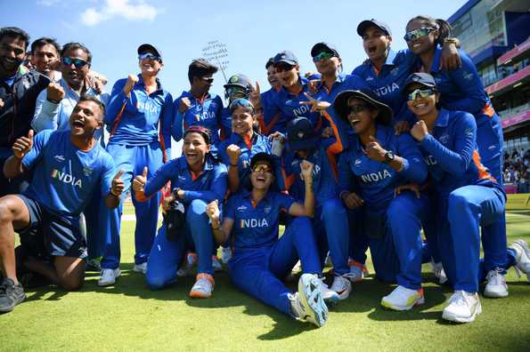 India beat England by 4 runs in a last-over finish