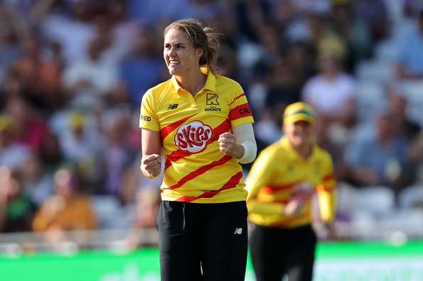 Nat Sciver struck an unbeaten 42 before picking up two wickets