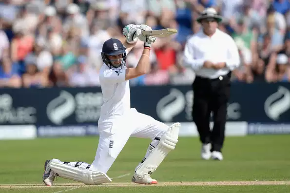 Joe Root and Ian Bell scored 60 apiece.