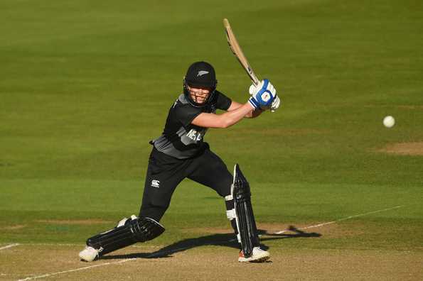 Maddy Green made a crucial 49* in the tricky chase.