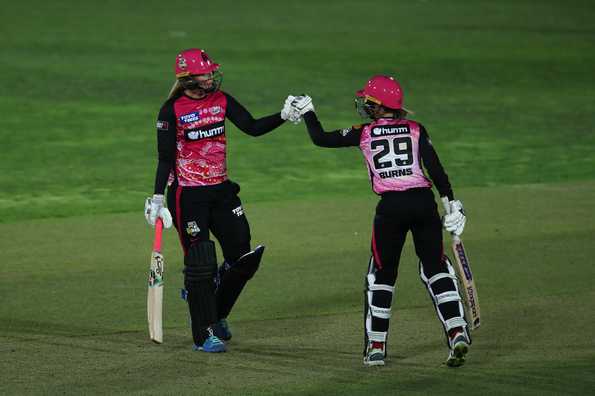 An unbeaten 92-run stand between Sophie Ecclestone and Erin Burns helped Sydney Sixers cross the line